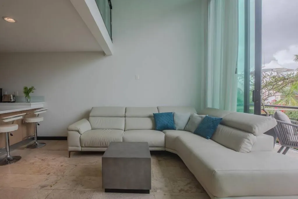Location- 3-Bdr Penth-150 Mbps- Pool- Priv Rooftop Playa del Carmen
