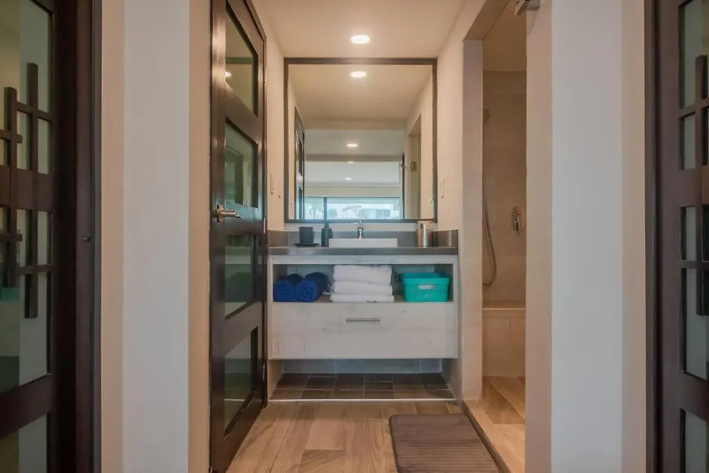 Apartment Location- 3-Bdr Penth-150 Mbps- Pool- Priv Rooftop Playa del Carmen