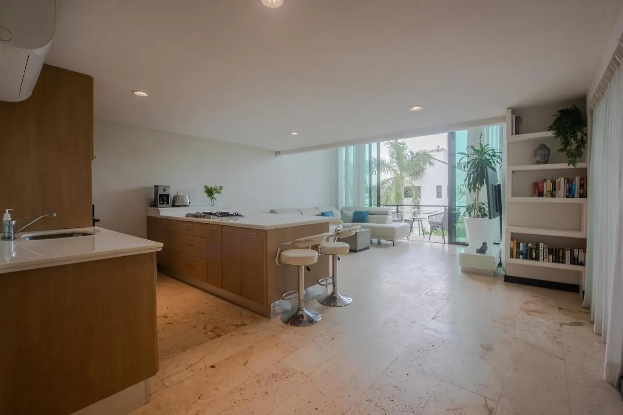 Location- 3-Bdr Penth-150 Mbps- Pool- Priv Rooftop Playa del Carmen Apartment