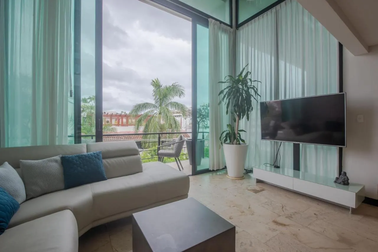 Location- 3-Bdr Penth-150 Mbps- Pool- Priv Rooftop Playa del Carmen